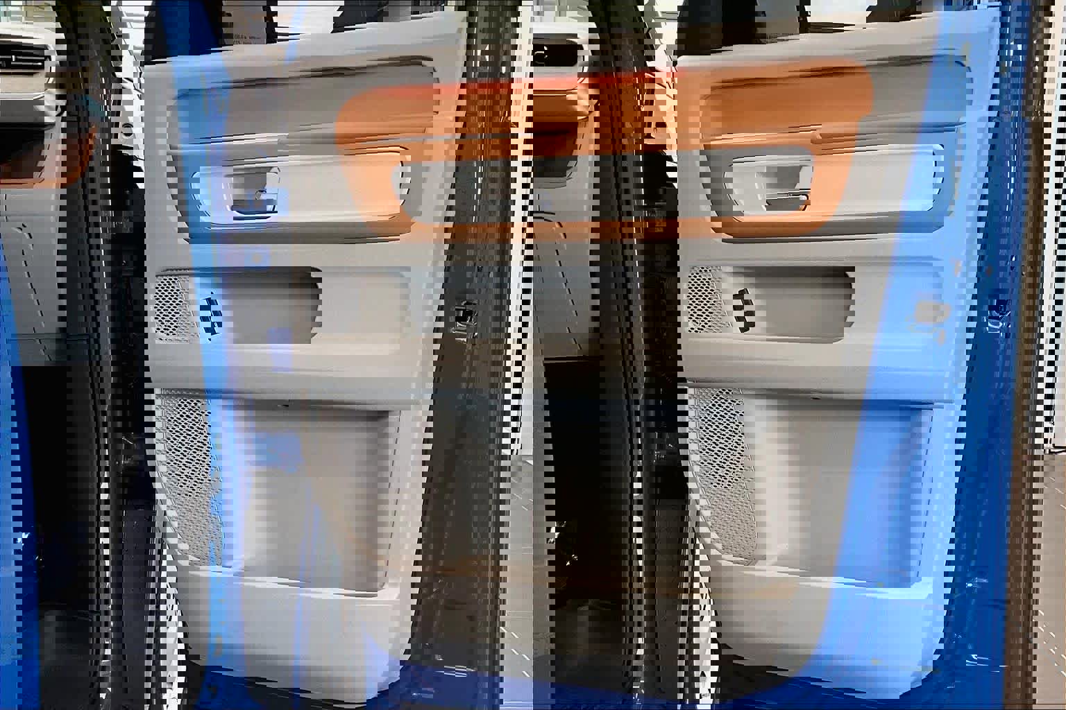 Used 2025 Volkswagen ID. Buzz 1st Edition image 22