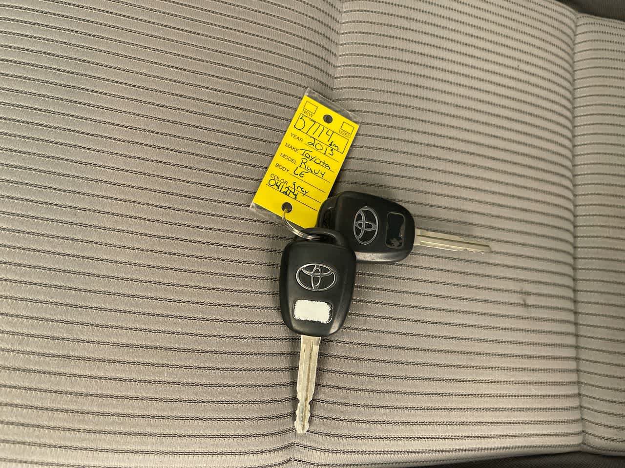 Used 2013 Toyota RAV4 LE AWD/4WD image 25