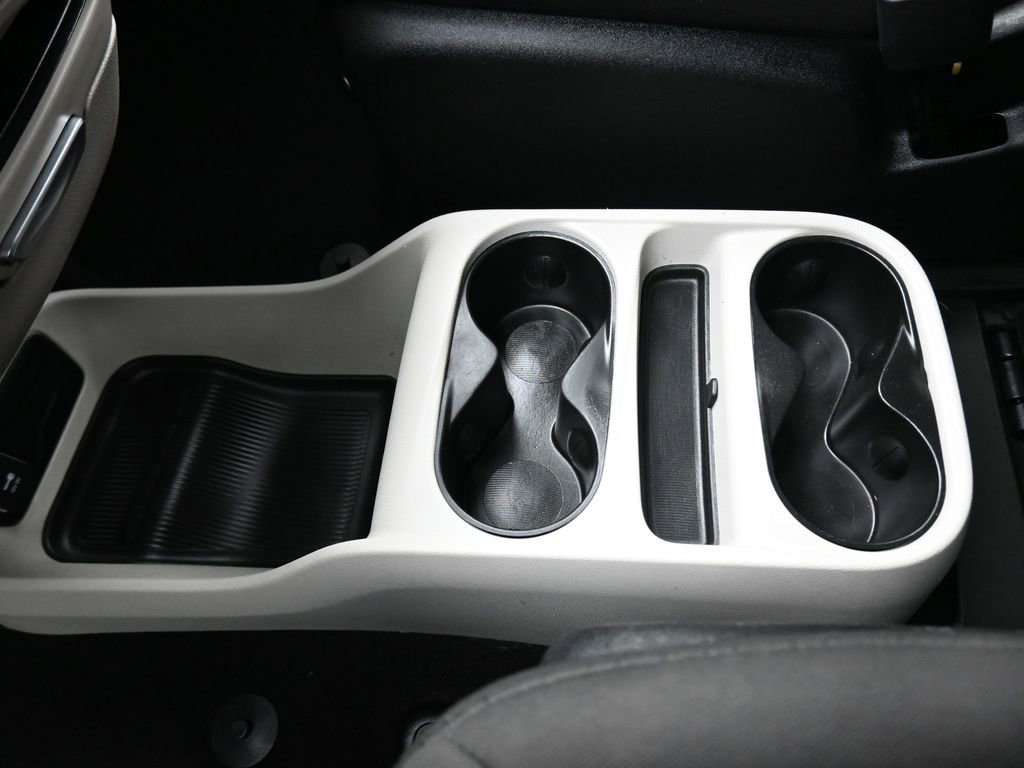 Used 2023 Chrysler Voyager LX image 26