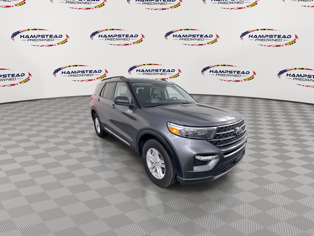 Used 2022 Ford Explorer XLT w/ Equipment Group 202A AWD/4WD image 2