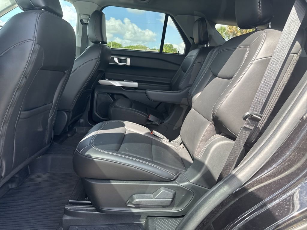 Used 2023 Ford Explorer XLT w/ Equipment Group 202A image 9