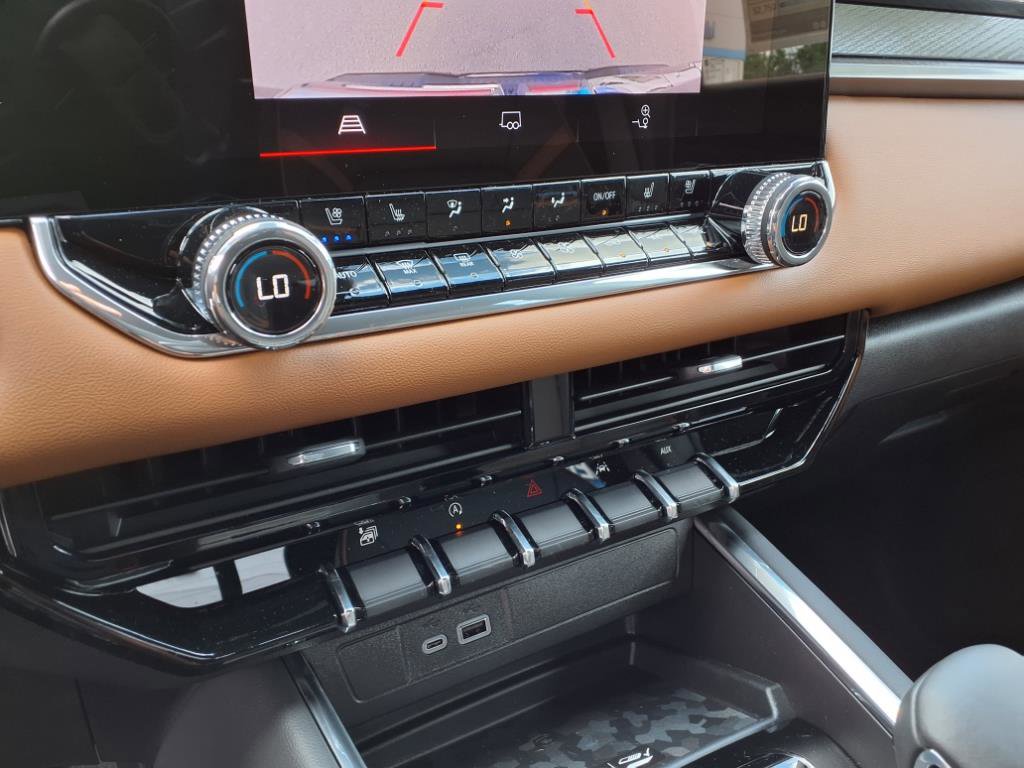 New 2025 GMC Canyon AT4 w/ Nightfall Edition image 12