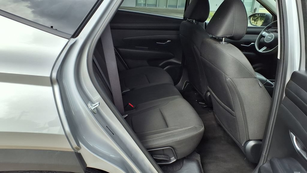 Used 2025 Hyundai Tucson SEL AWD/4WD image 35