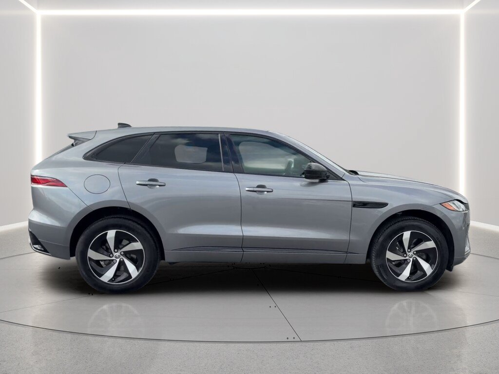 Used 2025 Jaguar F-PACE R-Dynamic S AWD/4WD image 36