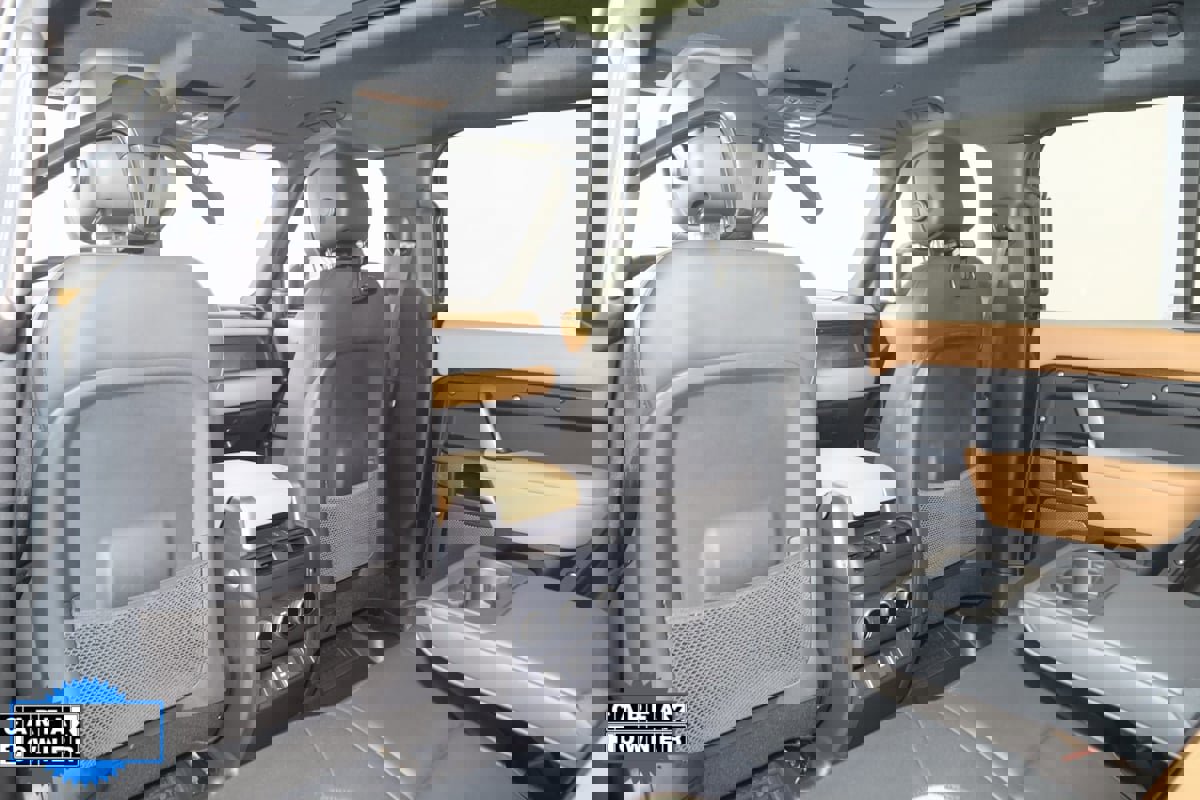 Used 2024 Land Rover Defender 110 X-Dynamic SE image 48