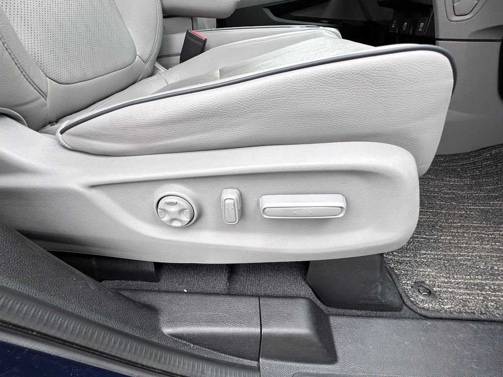 Used 2022 Honda Odyssey Elite image 16