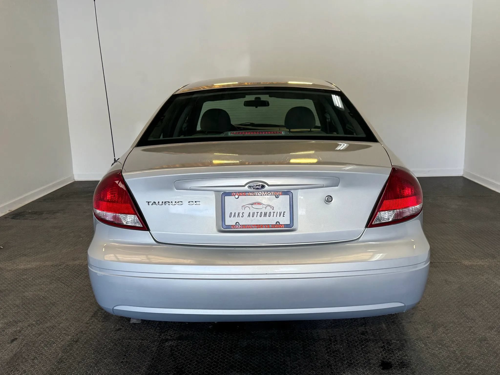 Used 2007 Ford Taurus SE FWD image 5