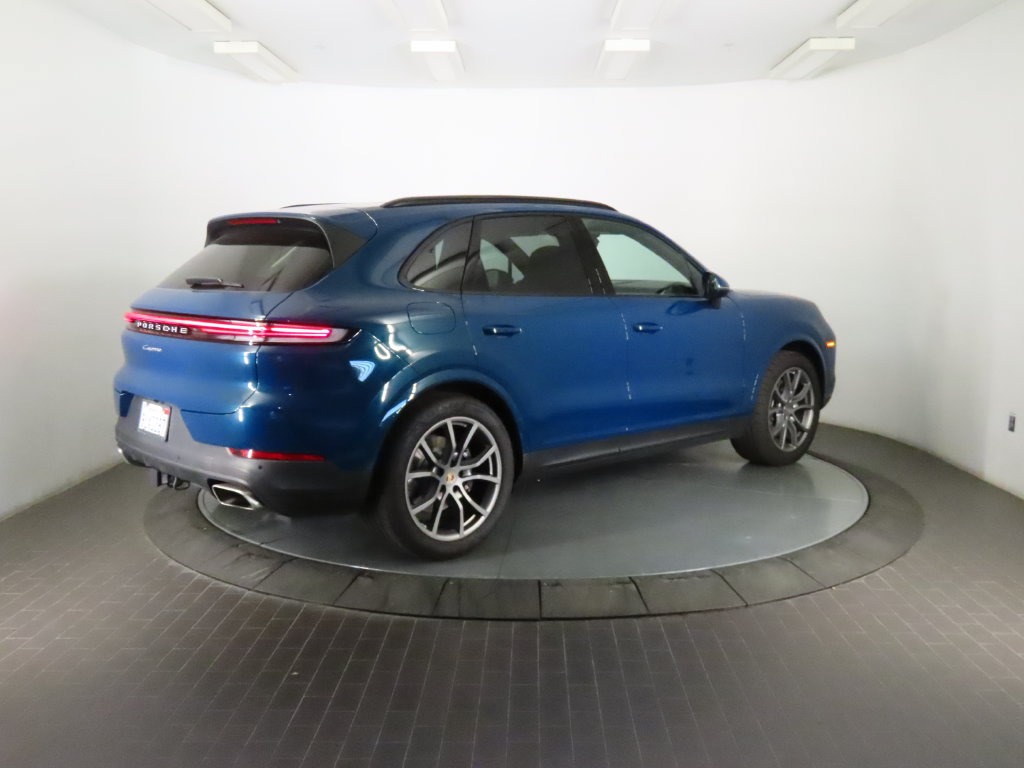 Certified 2025 Porsche Cayenne AWD/4WD image 7