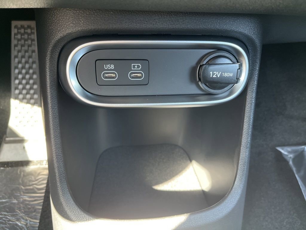 New 2024 Genesis GV60 RWD image 22