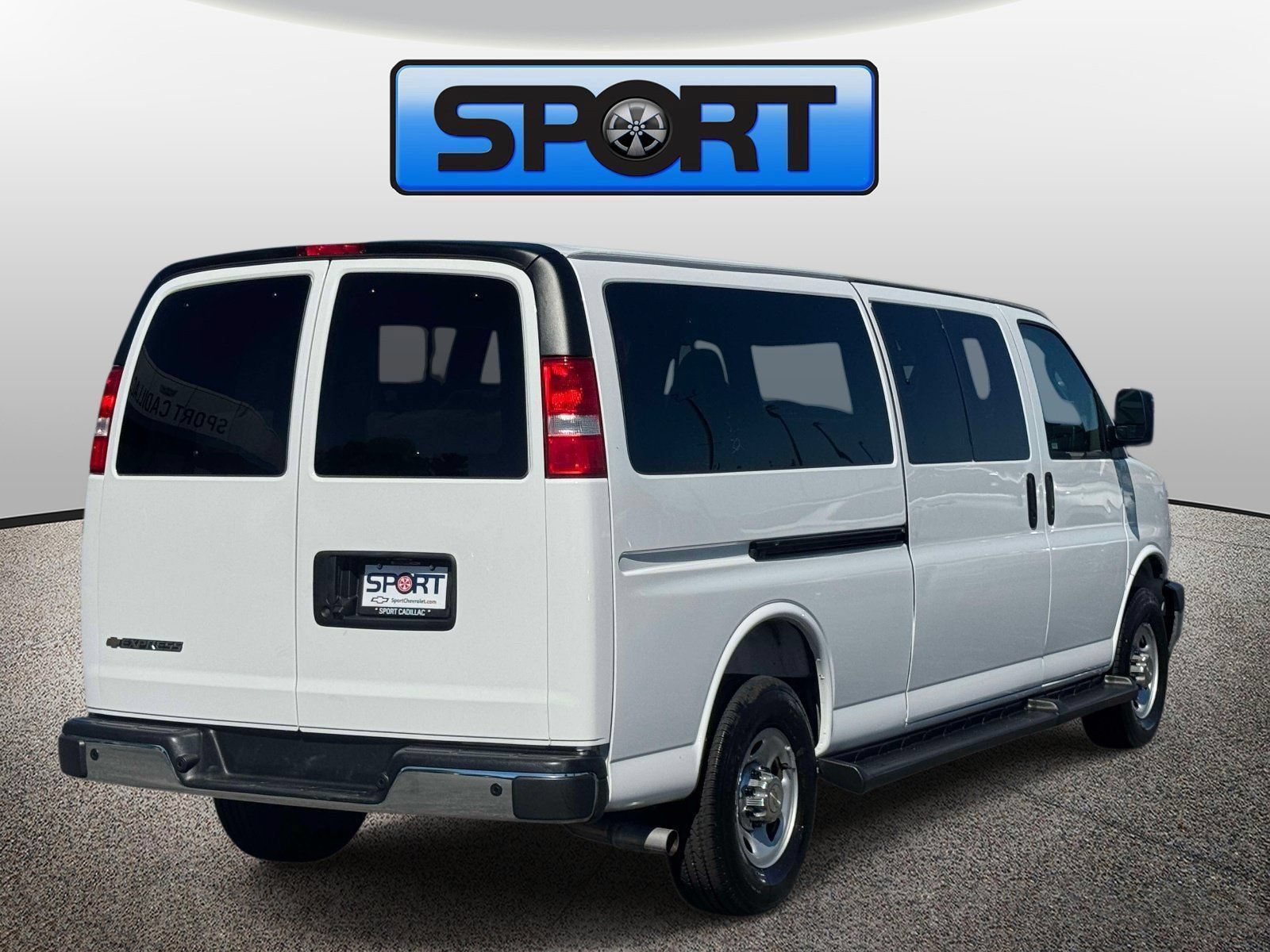 Used 2025 Chevrolet Express 3500 LT w/ LT Preferred Equipment Group RWD image 4