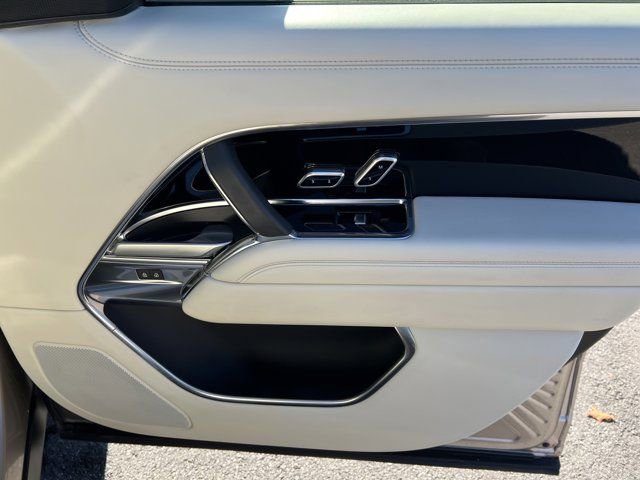 Used 2023 Land Rover Range Rover SE image 17