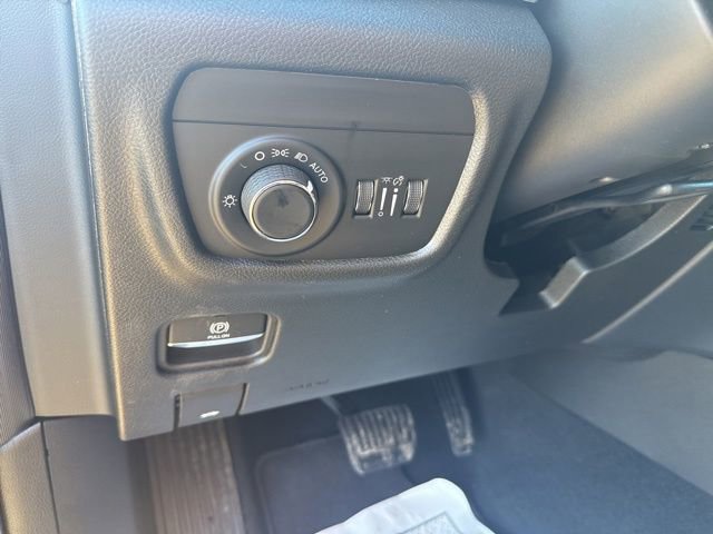 New 2026 Jeep Grand Cherokee L Laredo image 18