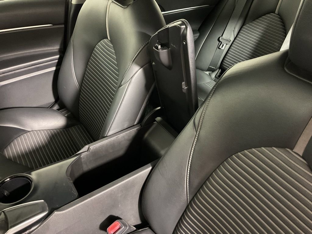 Used 2018 Toyota Camry SE image 27
