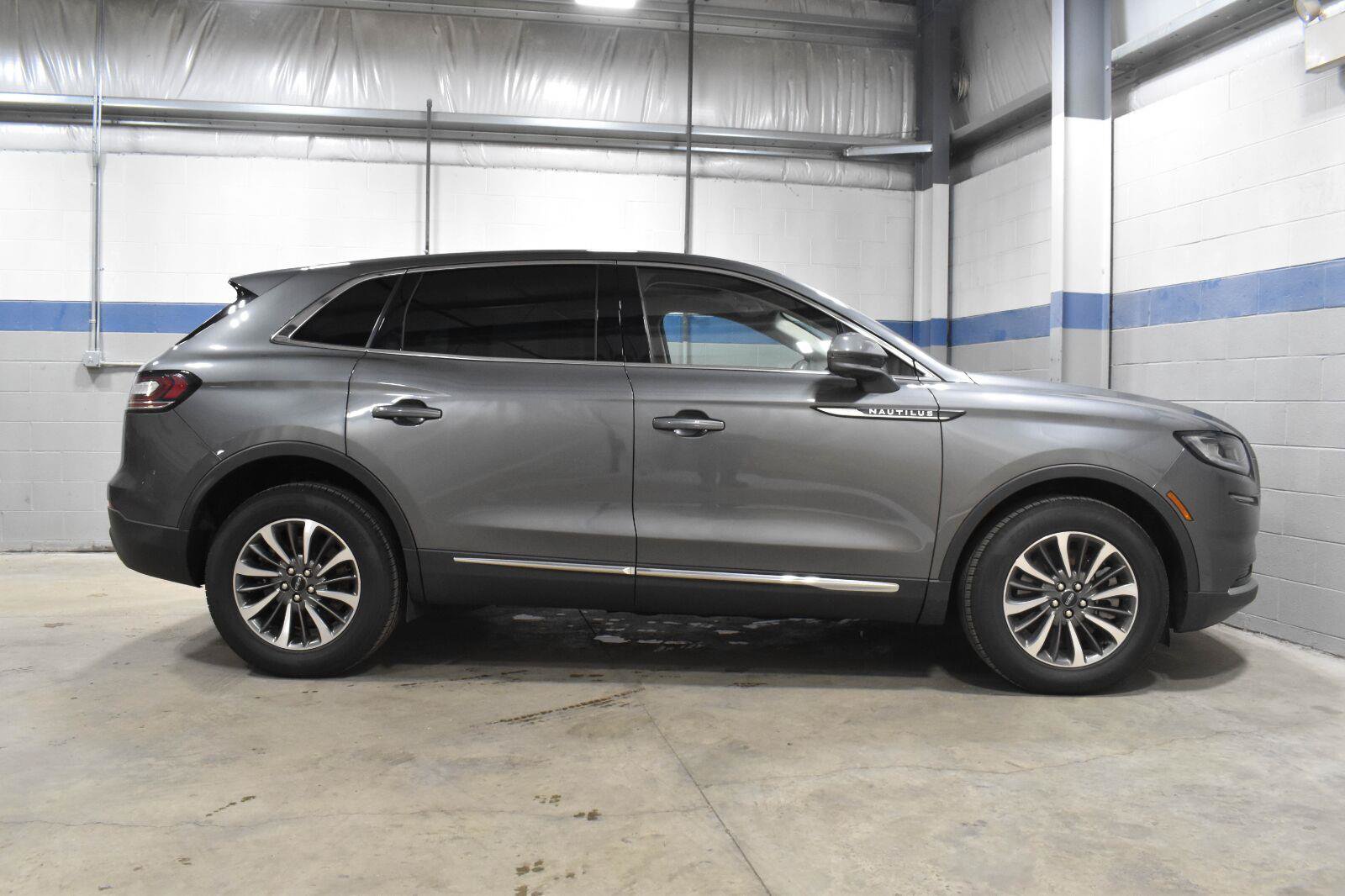 Used 2023 Lincoln Nautilus Reserve AWD/4WD image 26