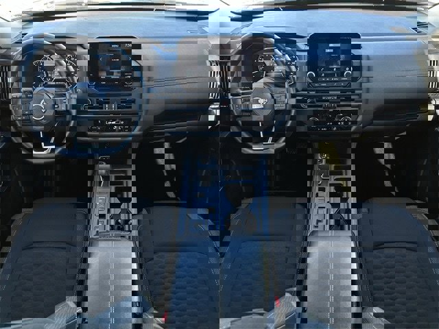 Used 2024 Nissan Pathfinder S image 11