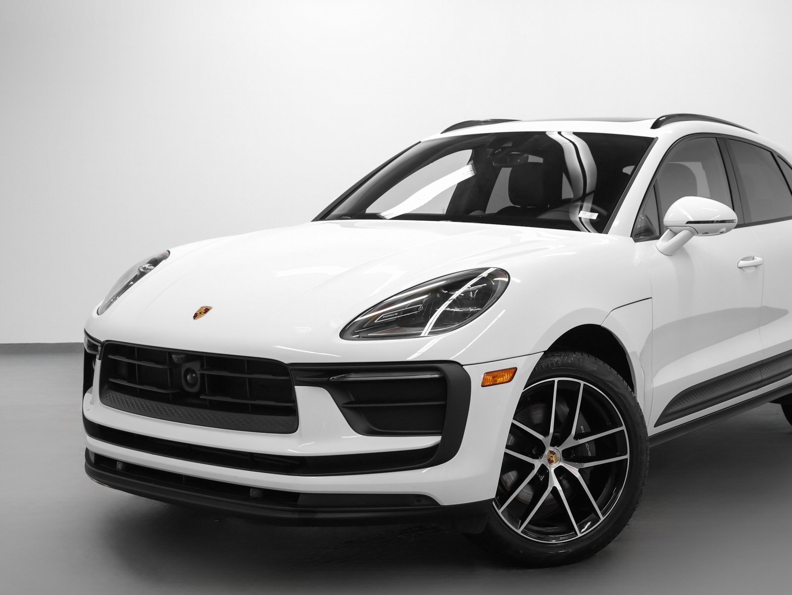 Used 2024 Porsche Macan image 7