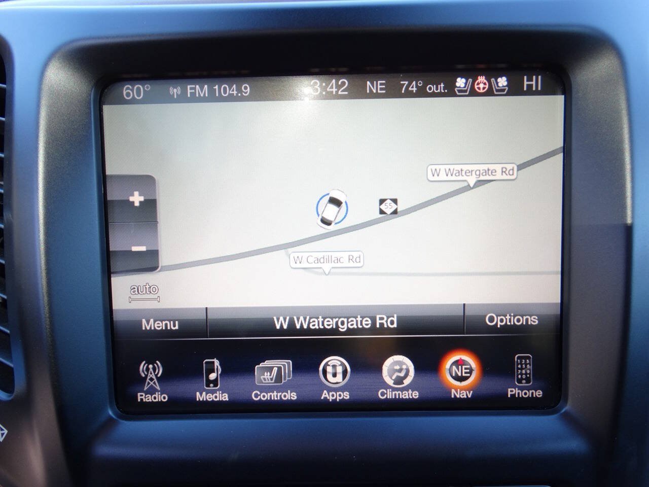 Used 2016 Jeep Cherokee 4WD Limited w/ Luxury Group w/ Luxury Group image 4