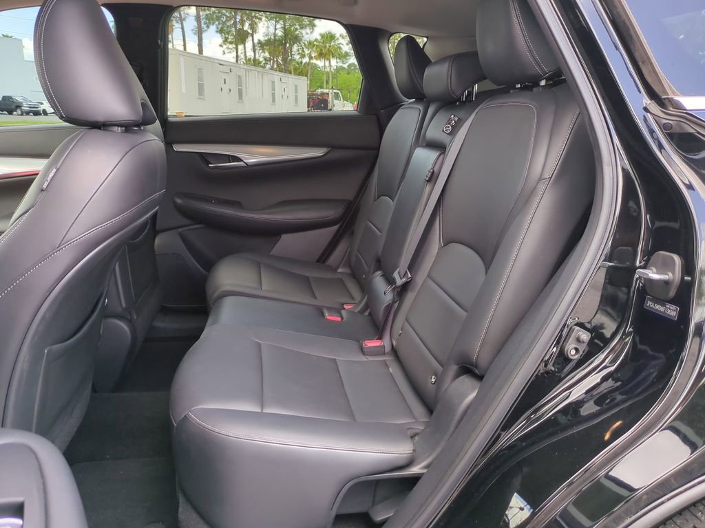Used 2019 INFINITI QX50 Luxe w/ Navigation Package AWD/4WD image 13