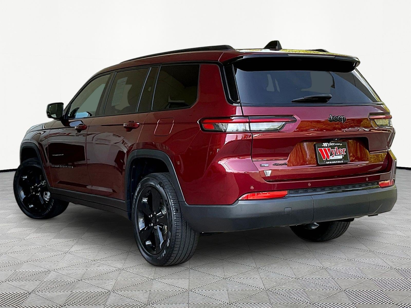 Used 2023 Jeep Grand Cherokee L Laredo AWD/4WD image 4
