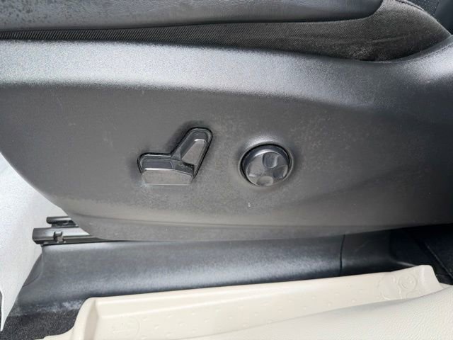 Used 2023 Chrysler Pacifica Touring-L FWD image 24