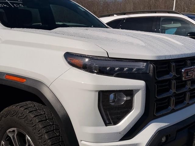 Used 2024 GMC Canyon AT4 image 9