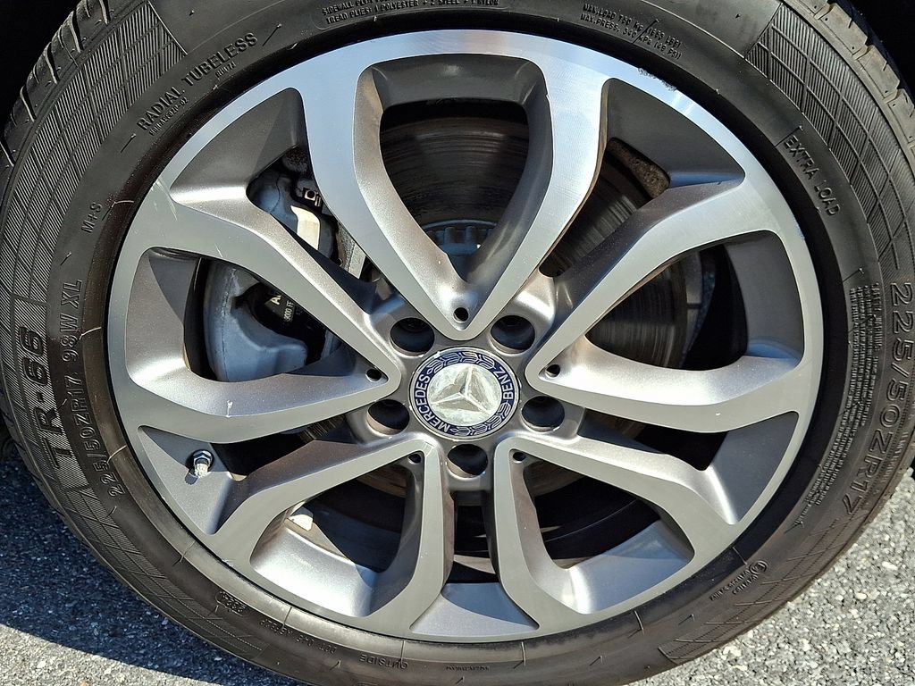 Used 2016 Mercedes-Benz C 300 4MATIC Sedan image 10
