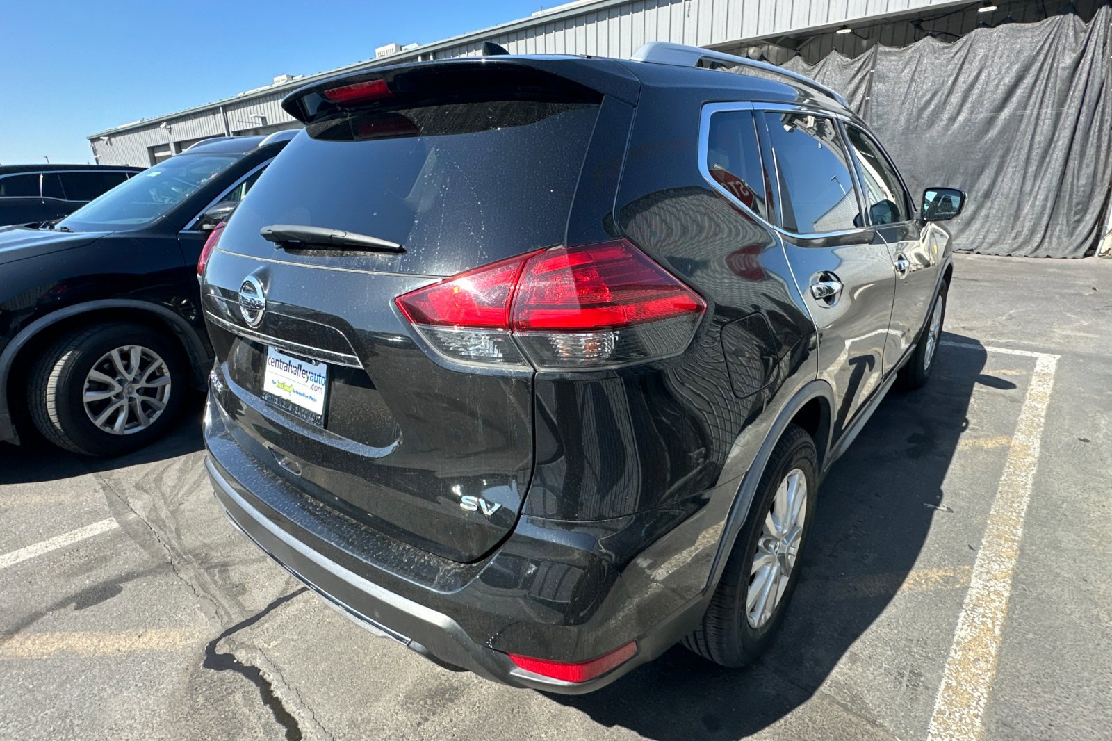 Used 2017 Nissan Rogue SV FWD image 5