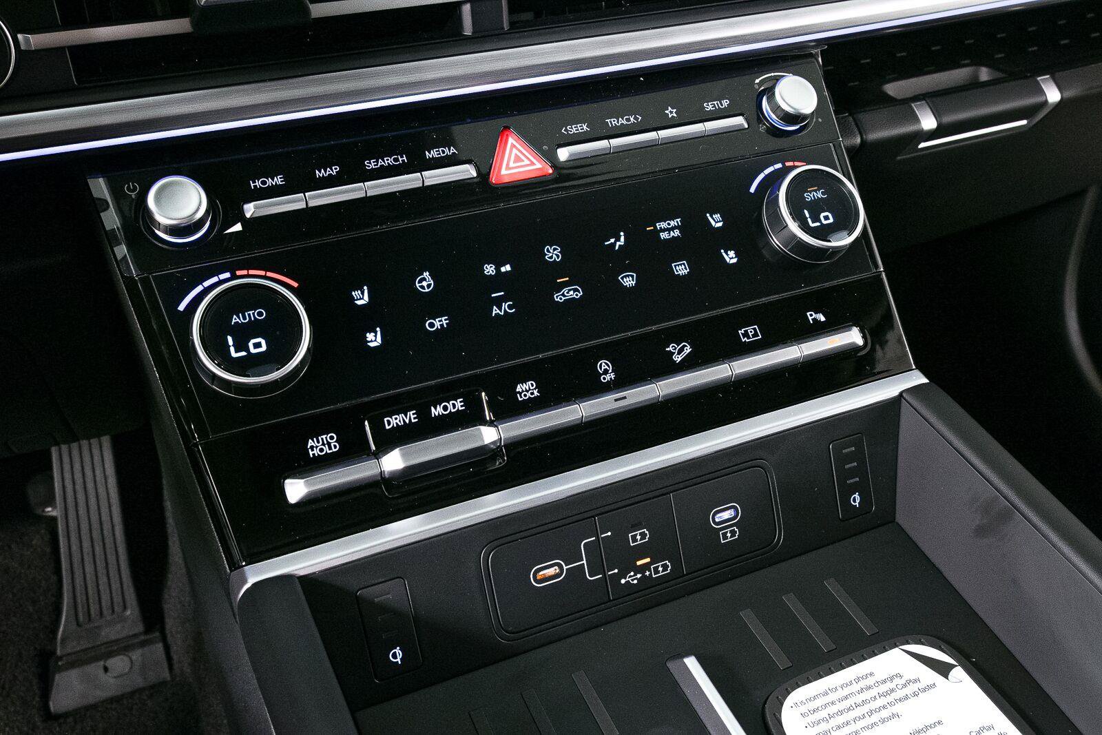 New 2026 Hyundai Santa Fe Limited AWD/4WD image 17