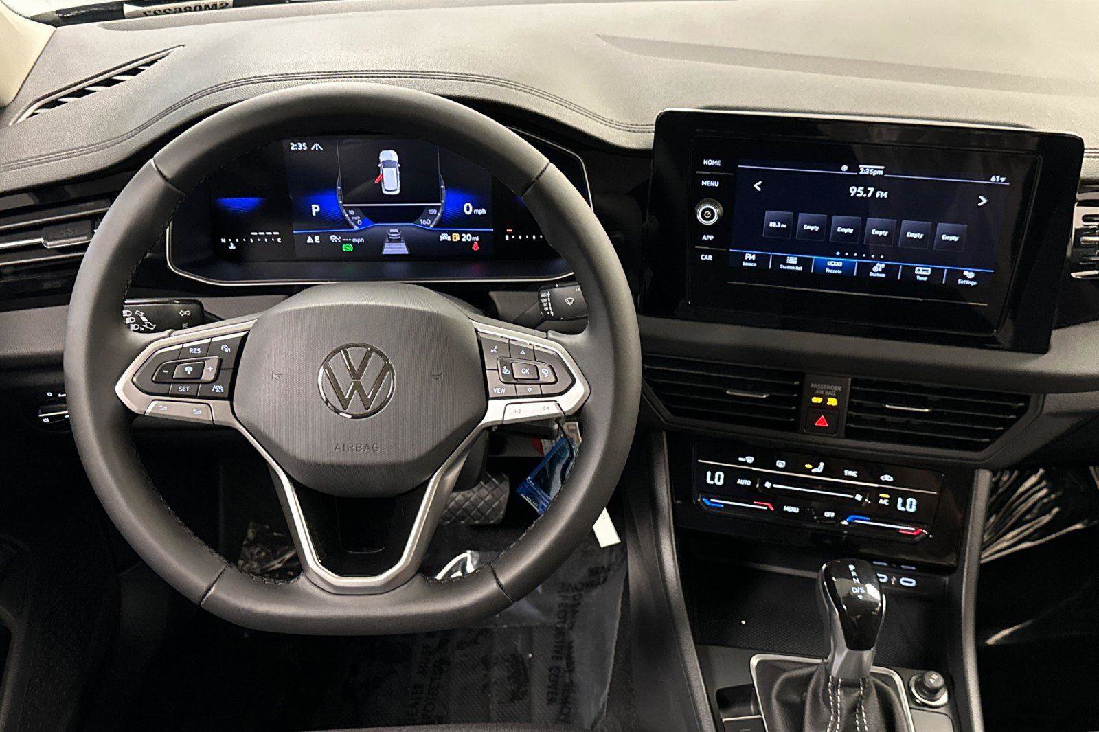 New 2025 Volkswagen Jetta SE image 13