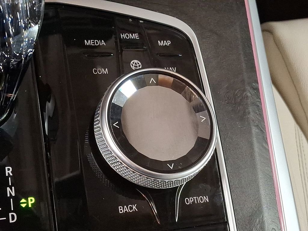 Certified 2022 BMW X5 xDrive40i w/ M Sport Package image 24