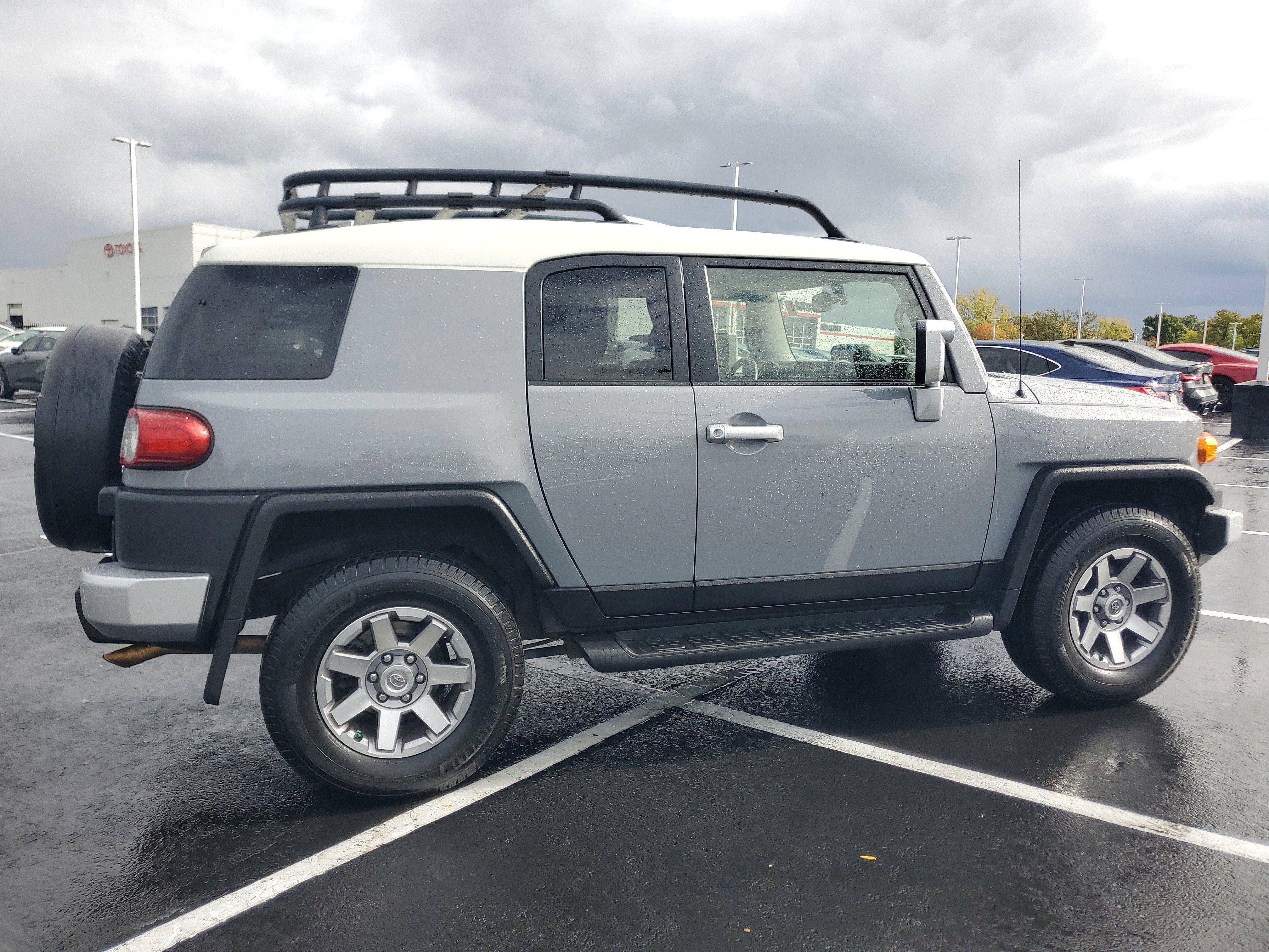 Used 2014 Toyota FJ Cruiser 4WD w/ Upgrade Package image 5