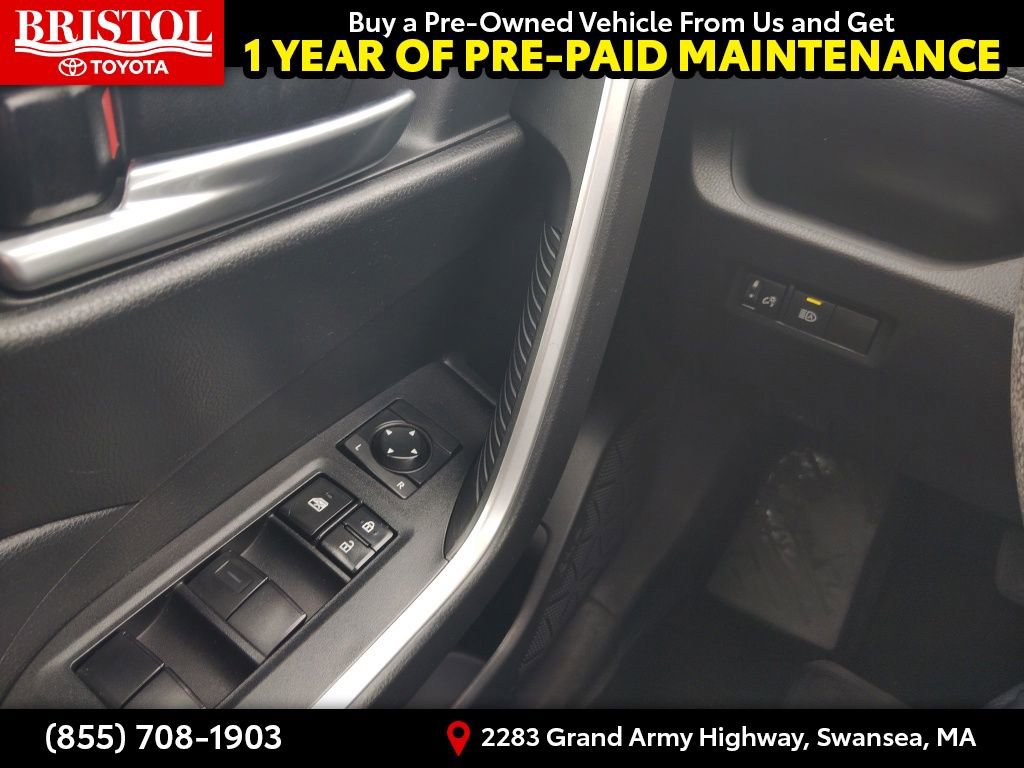 Used 2021 Toyota RAV4 XLE image 19
