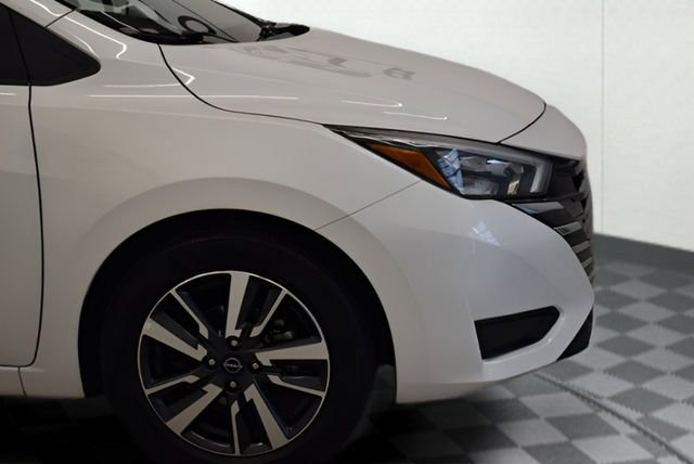 Used 2025 Nissan Versa SV FWD image 13