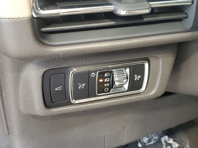 Used 2023 Lincoln Corsair AWD w/ Equipment Group 101A image 15