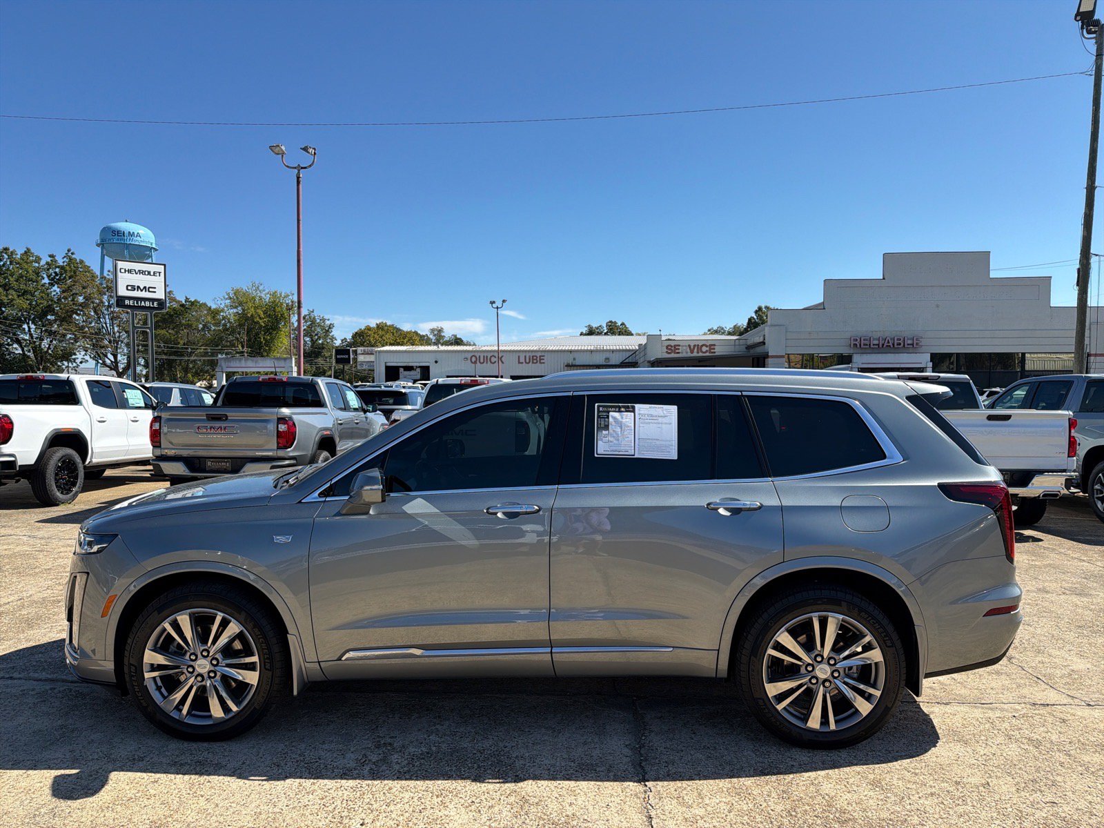 Used 2024 Cadillac XT6 Premium Luxury AWD/4WD image 3