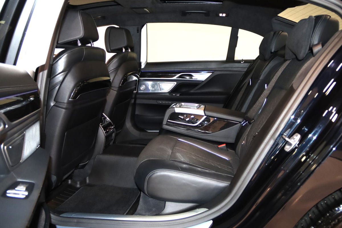 Used 2019 BMW 750i RWD image 57