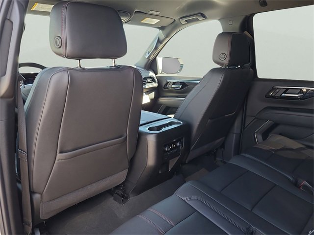 Used 2025 Chevrolet Suburban RST image 17