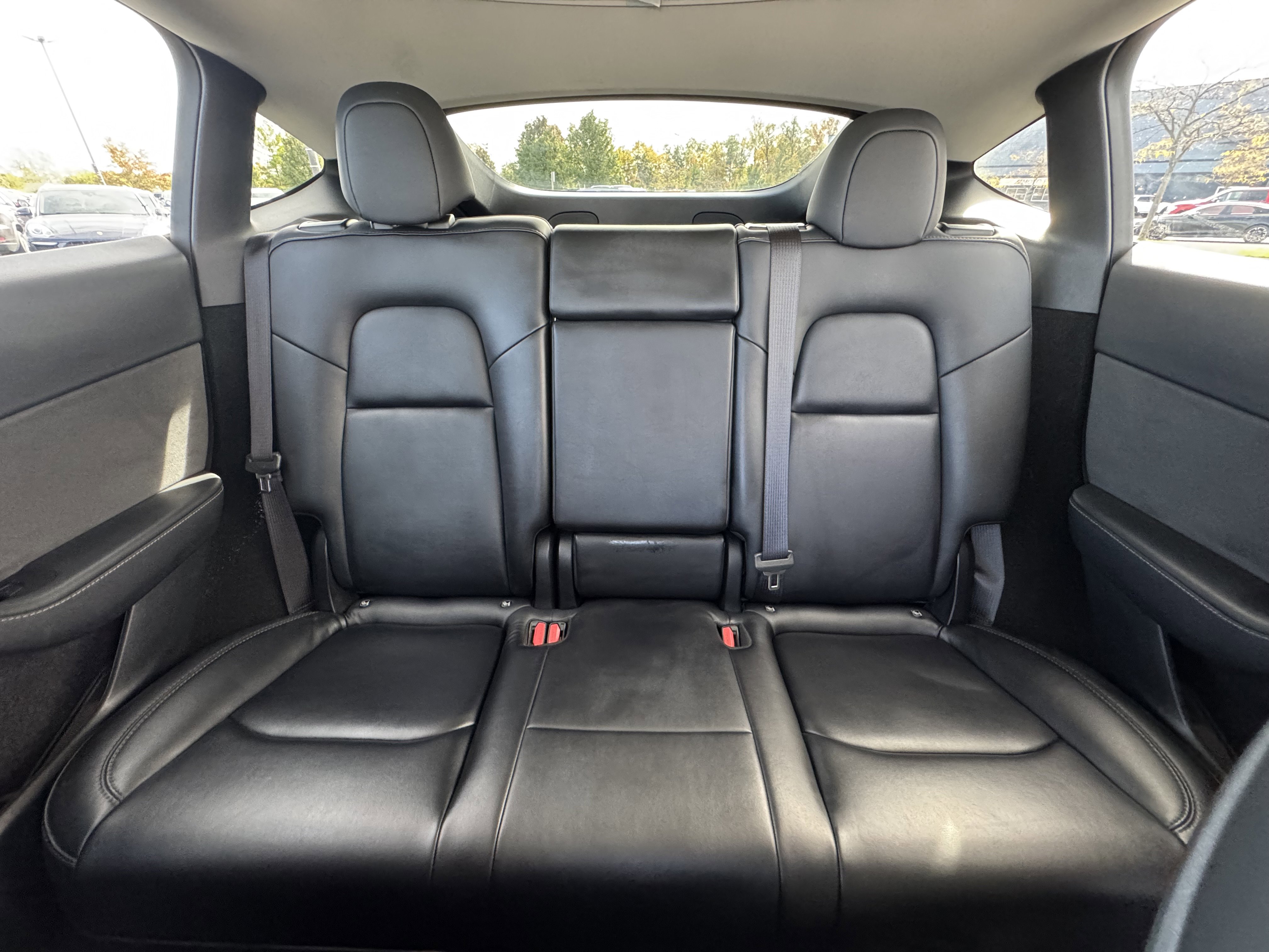 Used 2024 Tesla Model Y 2WD image 29