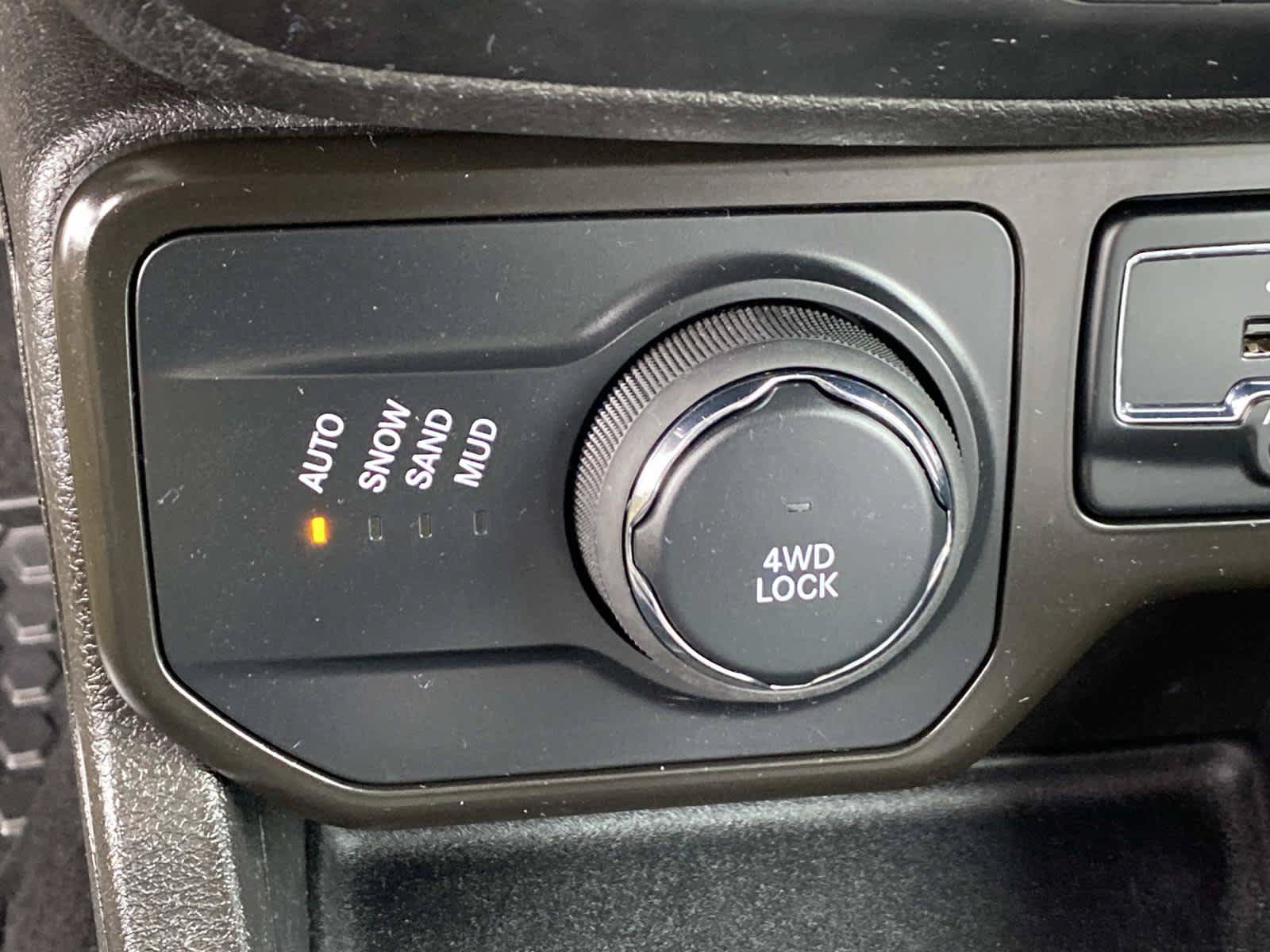 Certified 2022 Jeep Renegade Latitude AWD/4WD image 14