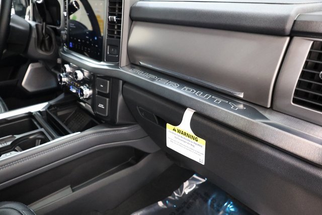 Used 2025 Ford F450 Platinum w/ FX4 Off-Road Package image 93