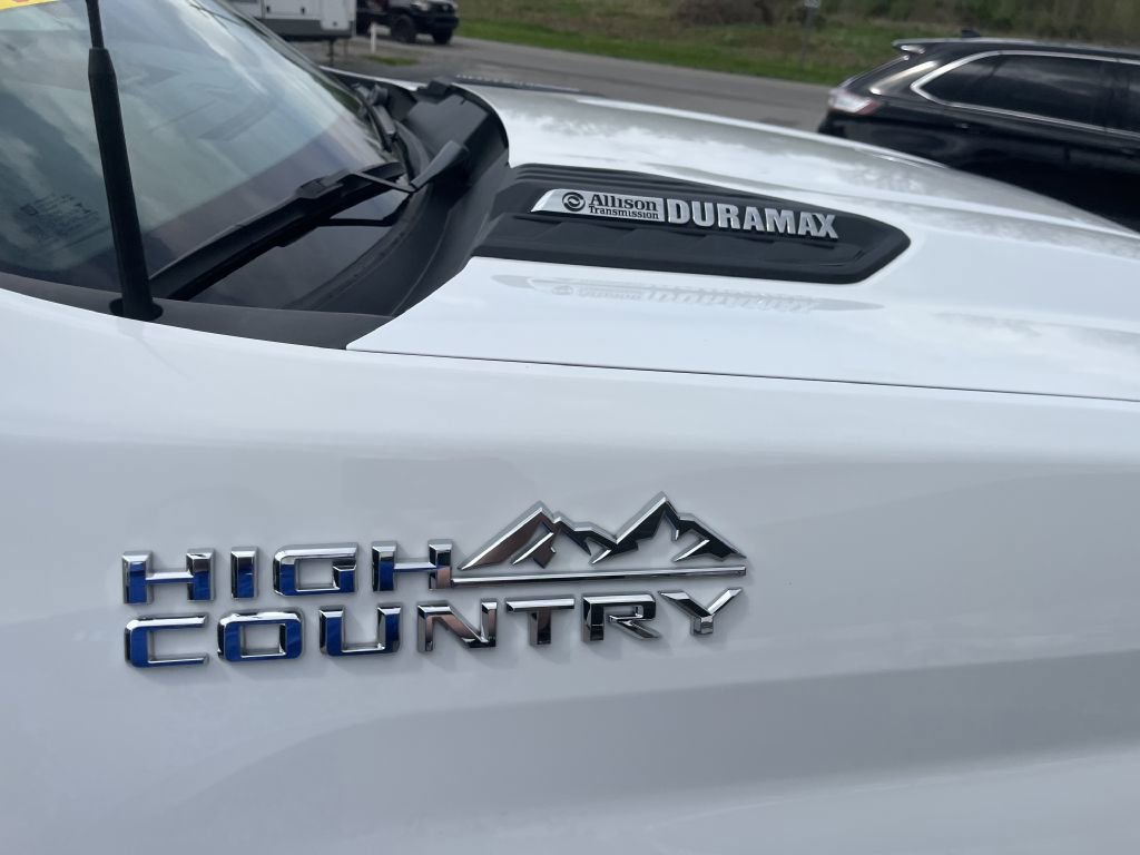 Used 2022 Chevrolet Silverado 3500 High Country w/ Safety Package II AWD/4WD image 17