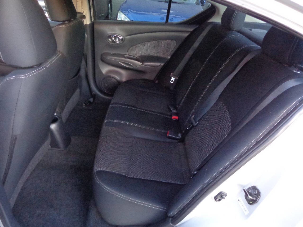 Used 2014 Nissan Versa SV w/ Convenience Package image 12