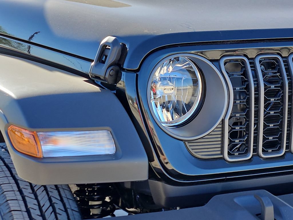 New 2026 Jeep Gladiator Sport AWD/4WD image 8