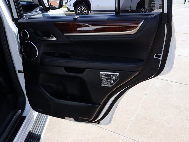 Used 2021 Lexus LX 570 4WD w/ Luxury Package image 14