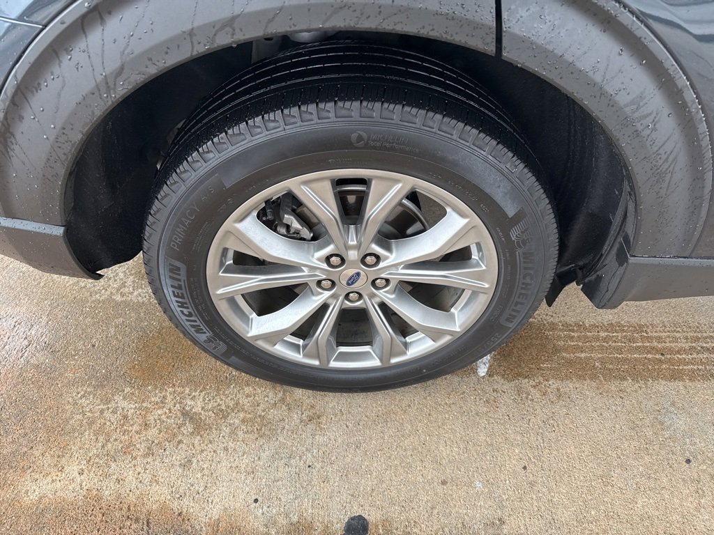 Used 2022 Ford Explorer XLT w/ Equipment Group 202A image 18