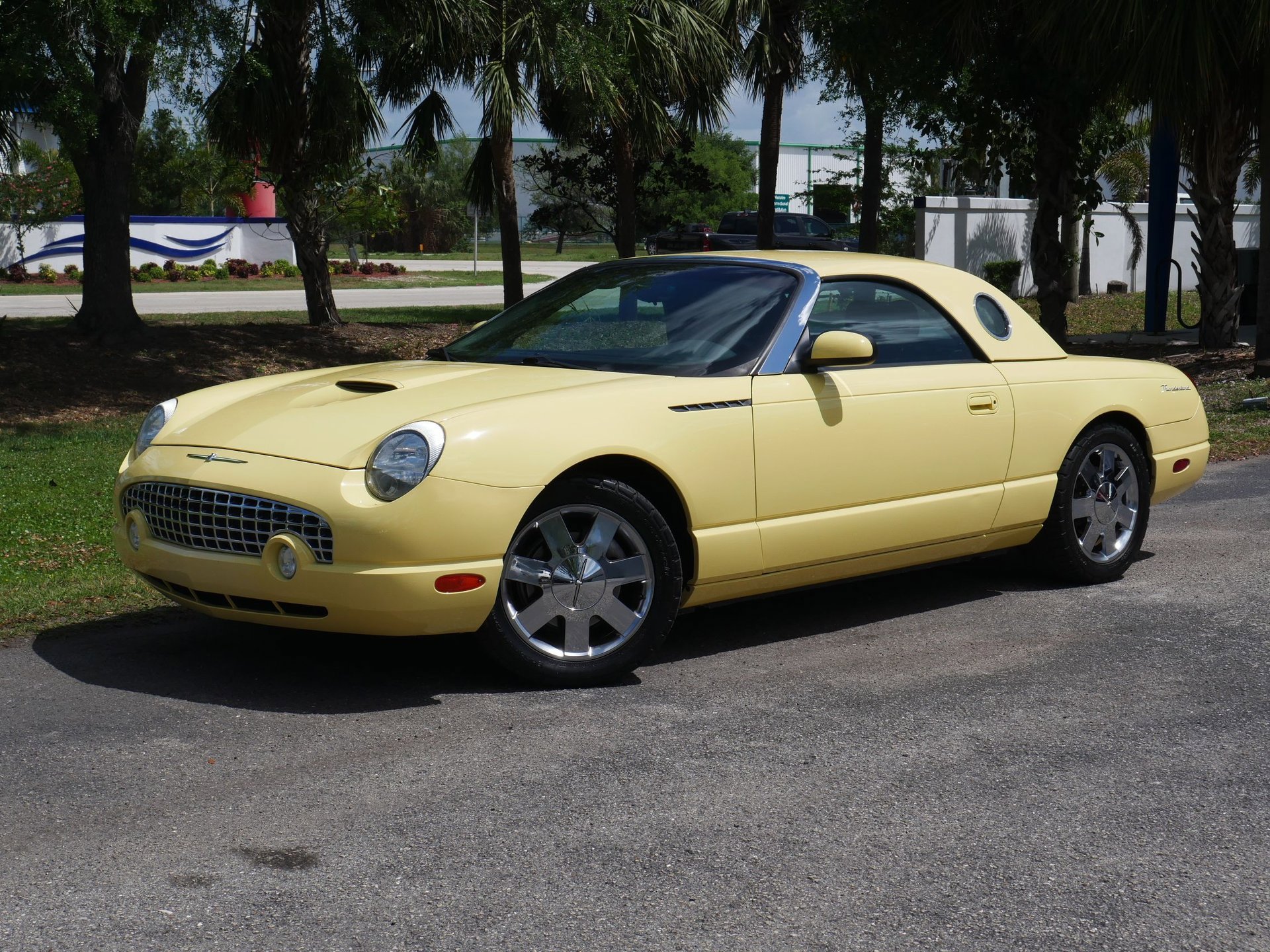 Used 2002 Ford Thunderbird RWD image 14