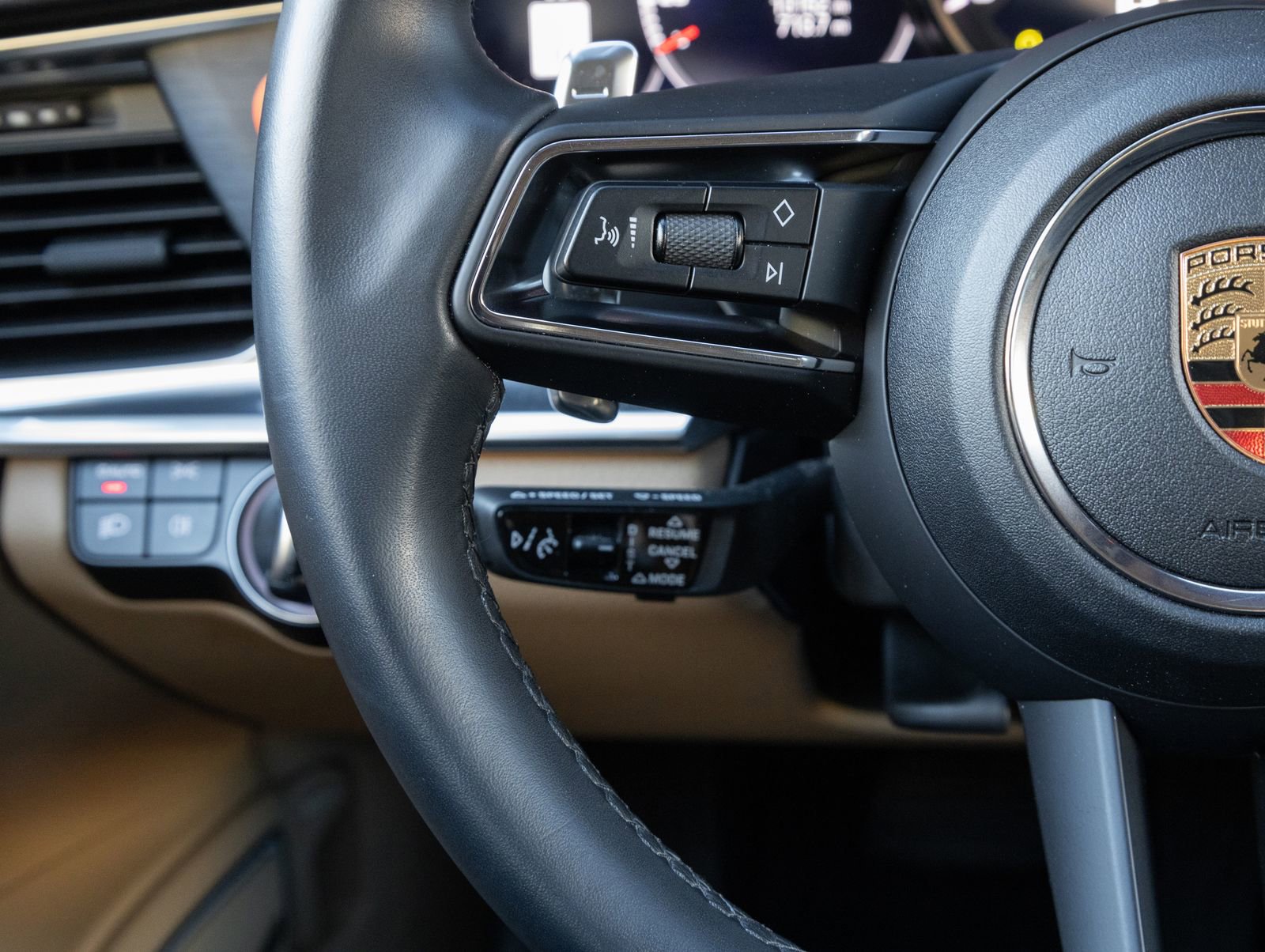 Certified 2023 Porsche Panamera 4 Platinum Edition image 15