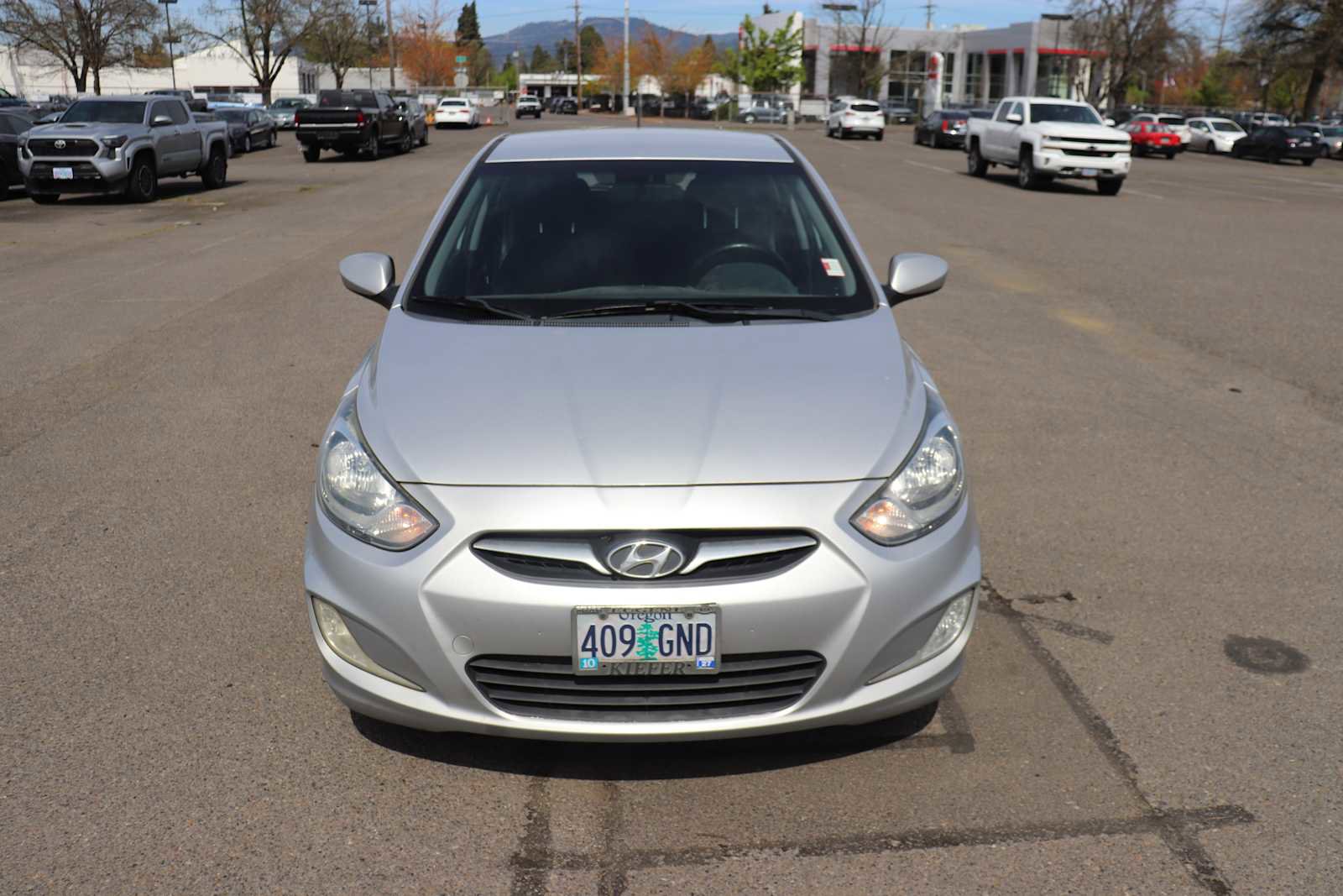 Used 2012 Hyundai Accent SE video 2
