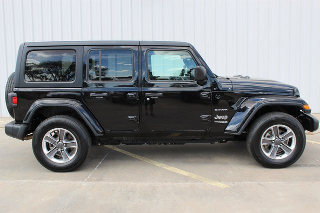 Used 2020 Jeep Wrangler Unlimited Sahara image 3