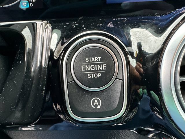 Used 2025 Mercedes-Benz GLA 250 4MATIC image 30